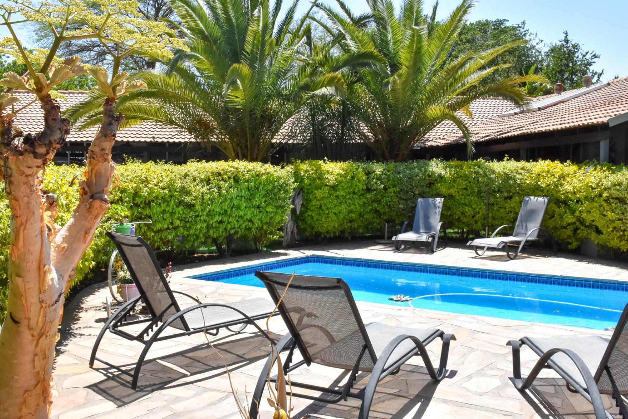 Kamaku Guesthouse Cc Otjiwarongo Exteriör bild