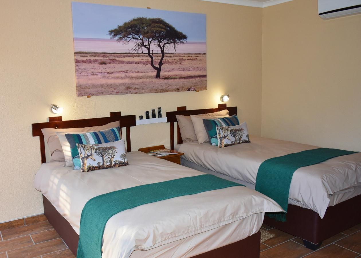 Kamaku Guesthouse Cc Otjiwarongo Exteriör bild