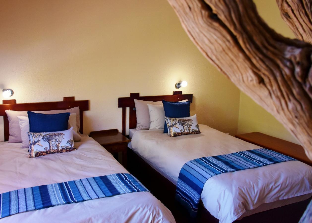 Kamaku Guesthouse Cc Otjiwarongo Exteriör bild