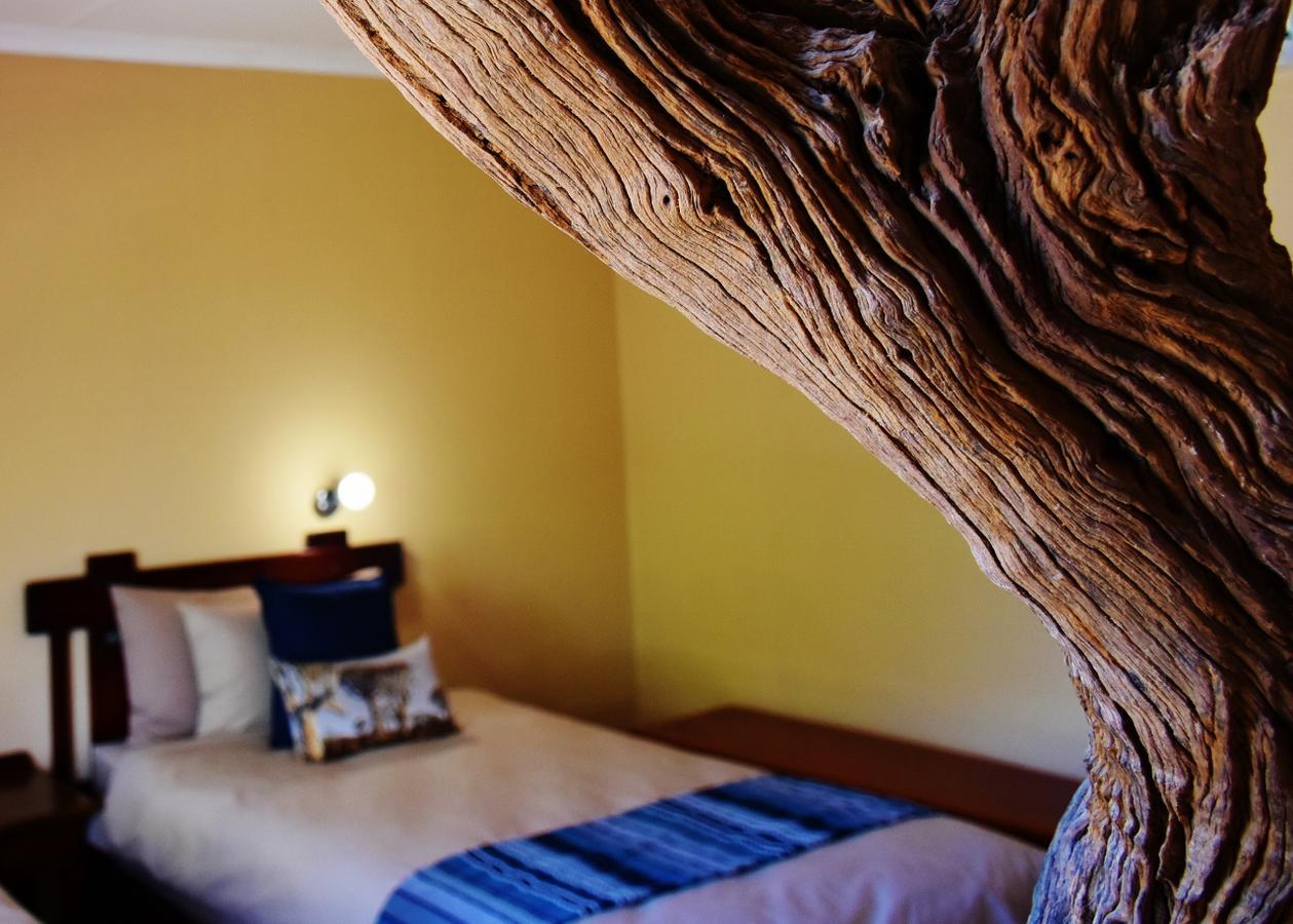 Kamaku Guesthouse Cc Otjiwarongo Exteriör bild