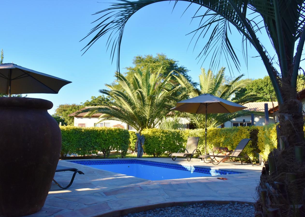 Kamaku Guesthouse Cc Otjiwarongo Exteriör bild