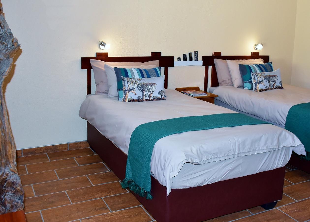 Kamaku Guesthouse Cc Otjiwarongo Exteriör bild