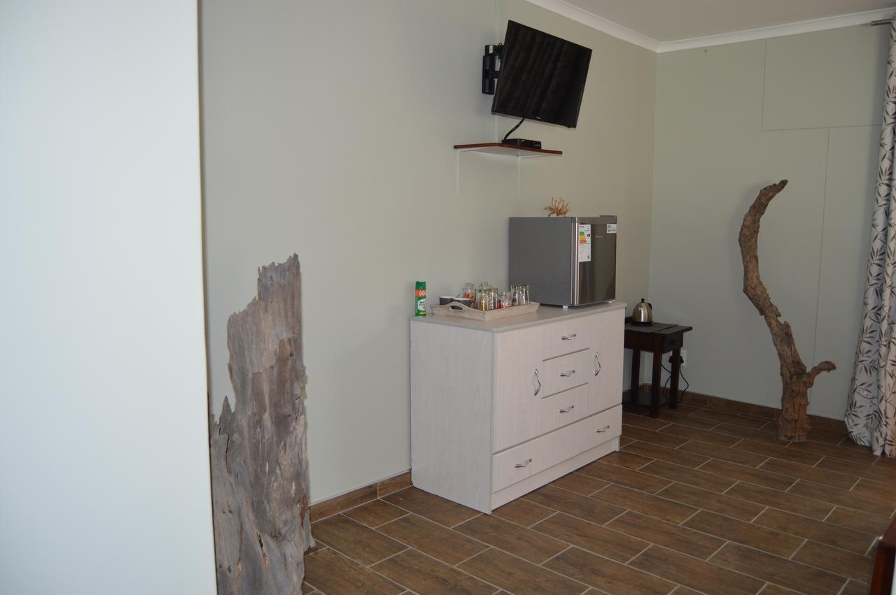 Kamaku Guesthouse Cc Otjiwarongo Exteriör bild