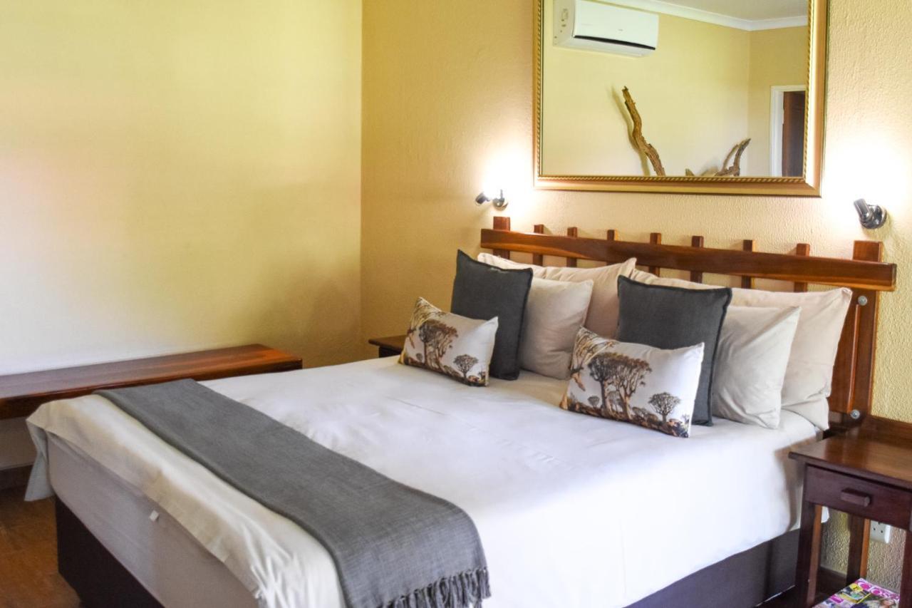 Kamaku Guesthouse Cc Otjiwarongo Exteriör bild