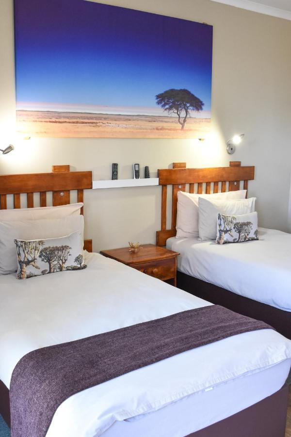 Kamaku Guesthouse Cc Otjiwarongo Exteriör bild